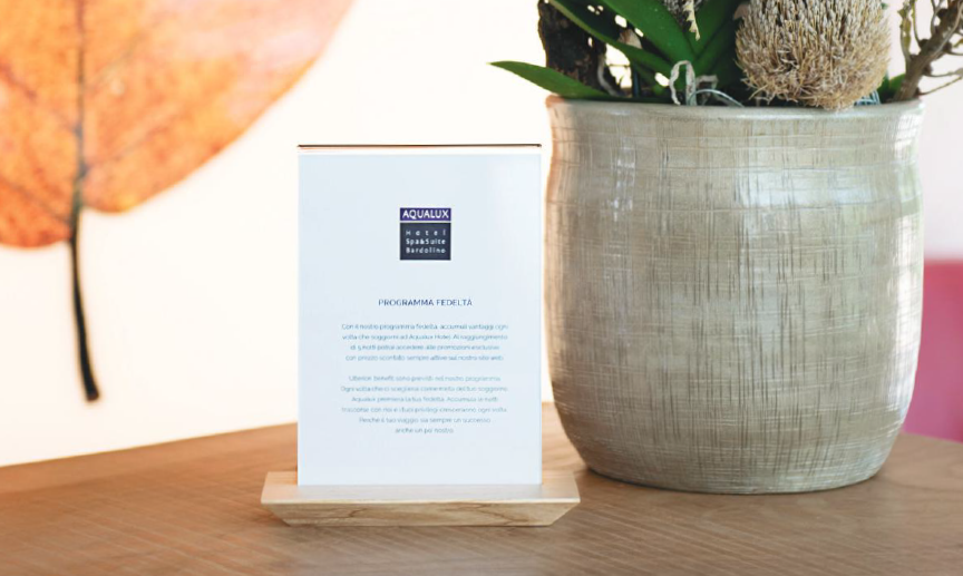 PORTA AVVISI DA BANCO A4 BASE LEGNO NATURALE